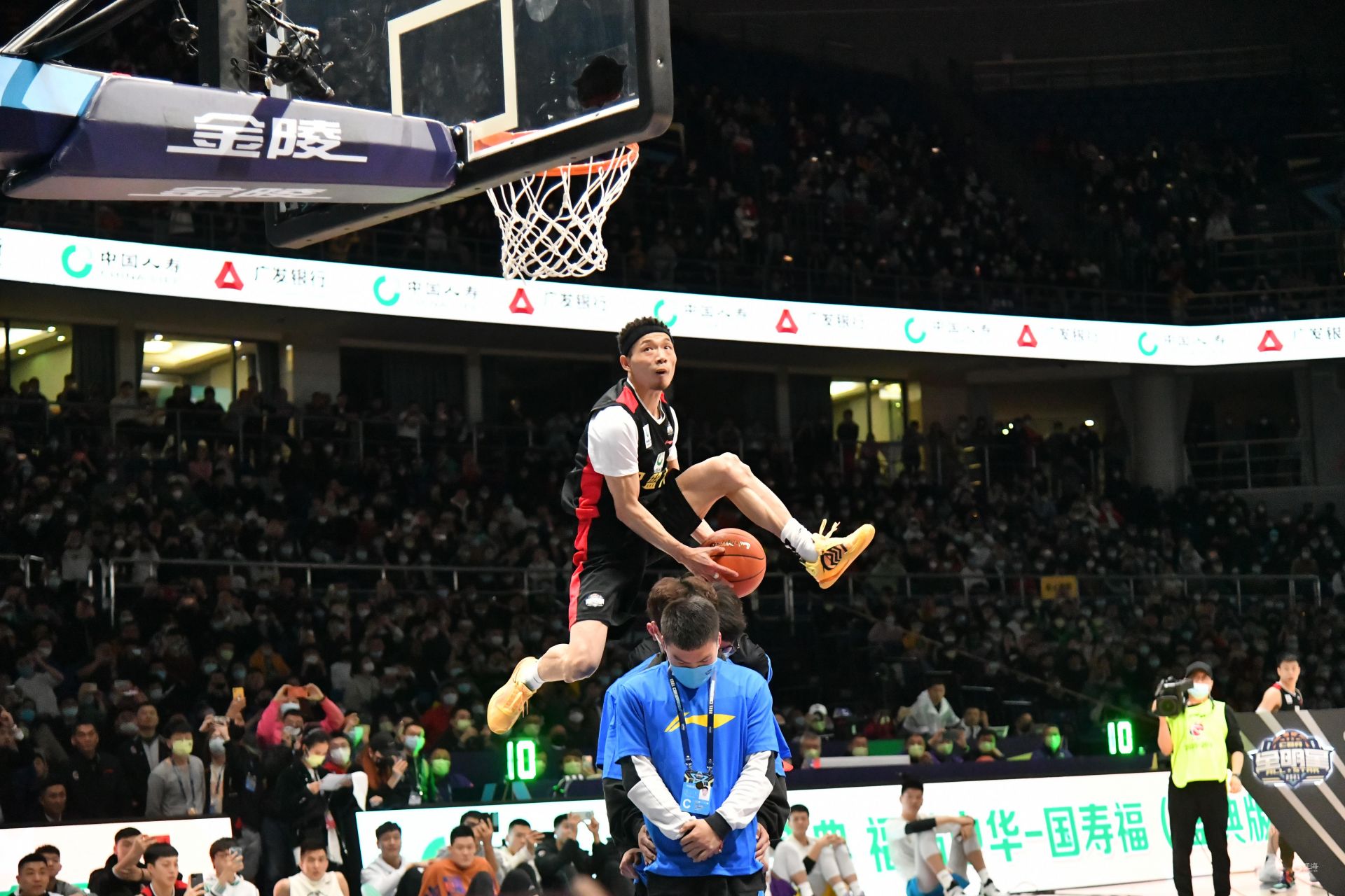 强调战术适 强调战术适